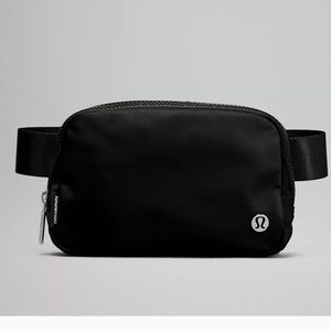 Lululemon everywhere belt bag💕